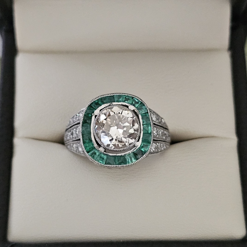 Beautiful Vintage Emerald & Old European Cut Diamond Target Ring
